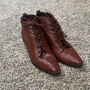 Vintage leather Bandolino lace up pointy boots sz 7.5